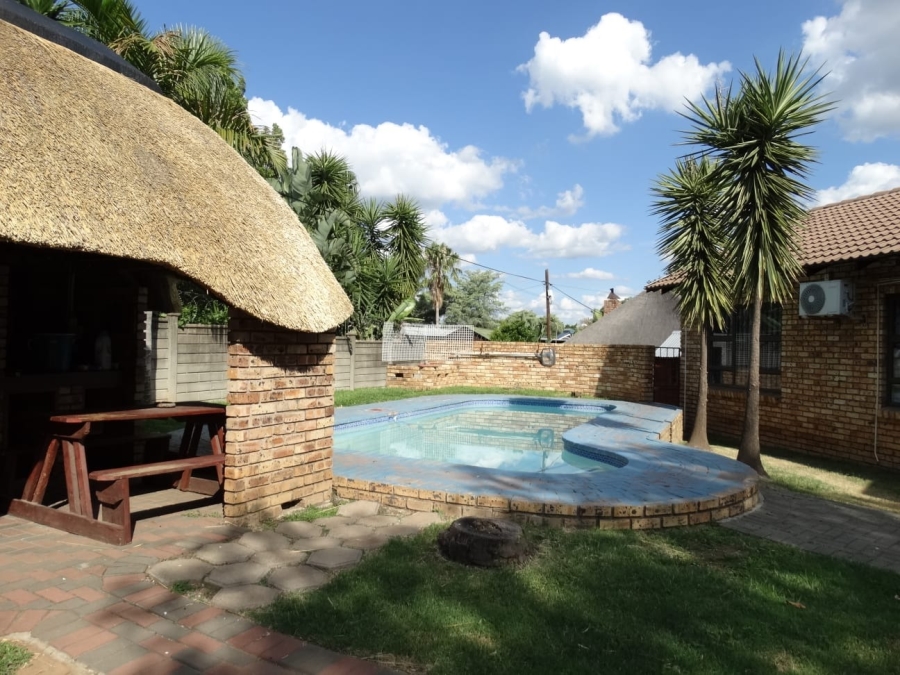 3 Bedroom Property for Sale in Geelhoutpark North West